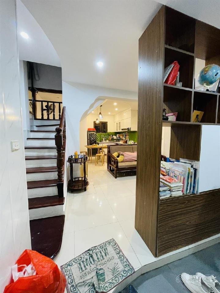 Phố hàng chuối  13,5 tỷ  45m2 sử dụng  3 tầng  ở ngay, gần hồ hoàn kiếm  15m ra phố  tiện ích