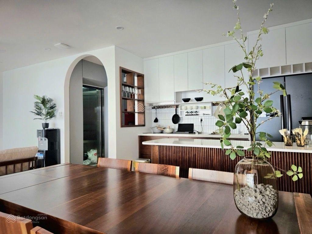 Siêu phẩm khách sạn liễu giai, gần lotte  hiếm, độc, đẹp bậc nhất ba đình 136m2 95 tỷ mt 8m2