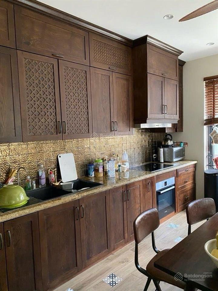 Nguyễn trường tộ ba đình
13,9 tỷ | 5 tầng | lô góc | mặt tiền 6m dt 37m2, cách mặt phố bài bước