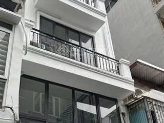 Tòa văn phòng lô góc  mặt phố khâm thiên  7 tầng thang máy dòng tiền 1.2 tỷ/năm