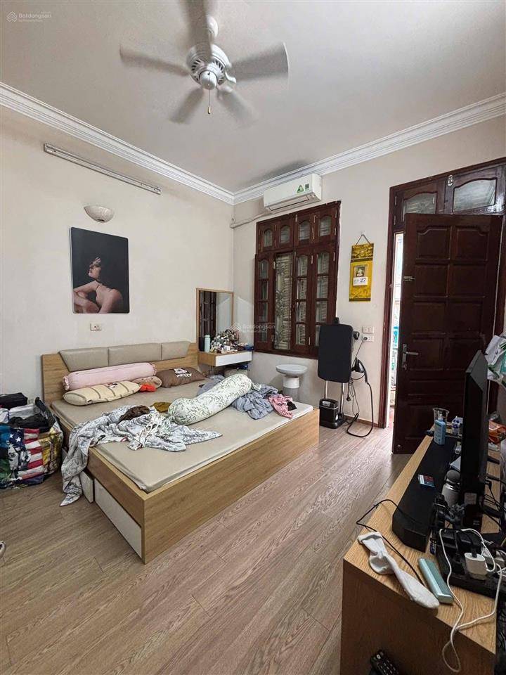 Nhỉnh 11 tỷ  mặt phố hòe nhai, tầng 2,3,4  120m2, 3 ngủ rộng. ở hoặc cho thuê homestay dòng tiền