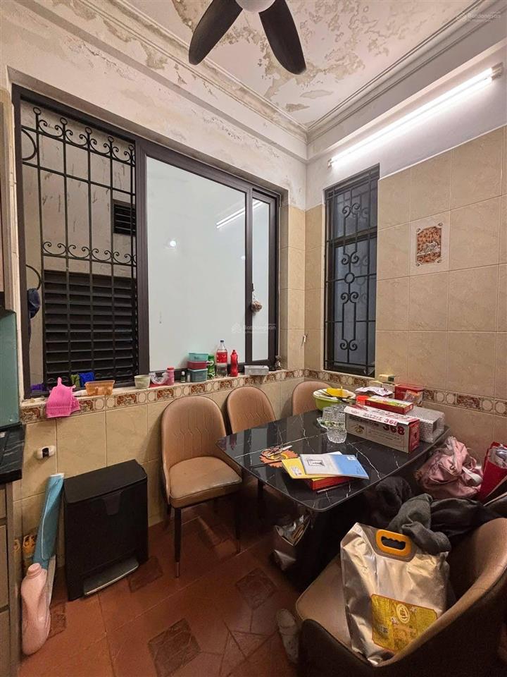 Nhỉnh 11 tỷ  mặt phố hòe nhai, tầng 2,3,4  120m2, 3 ngủ rộng. ở hoặc cho thuê homestay dòng tiền