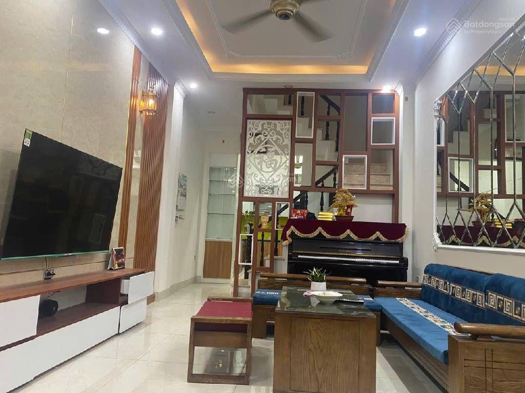 13,5 tỷ nguyễn viết xuân  45m, 4 tầng, nhà đẹp  ô tô sát nhà,gần toà atermis lê trọng tấn