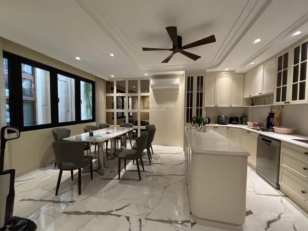 21,6 tỷ  triệu việt vương  6 tầng thang máy  50m2  gần phố, full nội thất hiện đại, ngõ thoáng