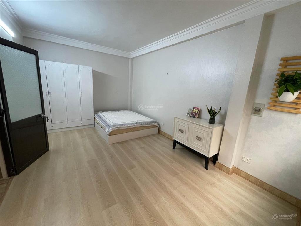 11,5 tỷ trần quốc toản, vị trí lõi quận hoàn kiếm, ôtô cách nhà 20m, ngõ rộng, thoáng, 45m2,4tầng