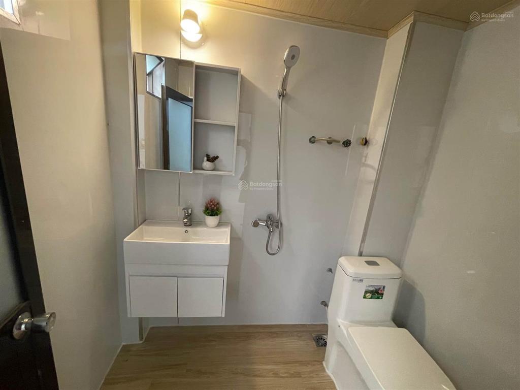 11,5 tỷ trần quốc toản, vị trí lõi quận hoàn kiếm, ôtô cách nhà 20m, ngõ rộng, thoáng, 45m2,4tầng