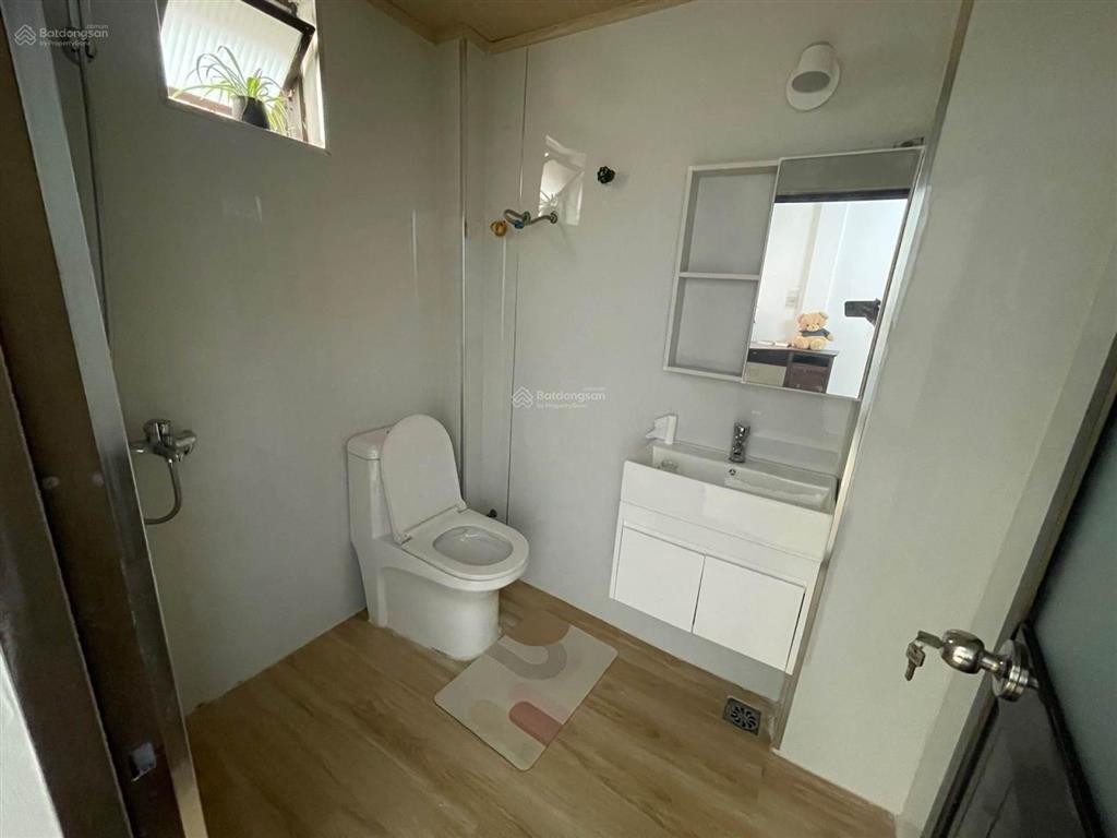 11,5 tỷ trần quốc toản, vị trí lõi quận hoàn kiếm, ôtô cách nhà 20m, ngõ rộng, thoáng, 45m2,4tầng