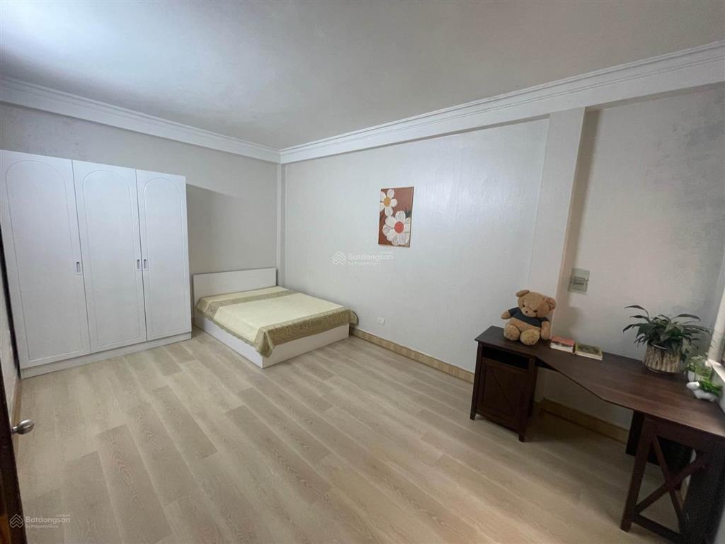11,5 tỷ trần quốc toản, vị trí lõi quận hoàn kiếm, ôtô cách nhà 20m, ngõ rộng, thoáng, 45m2,4tầng