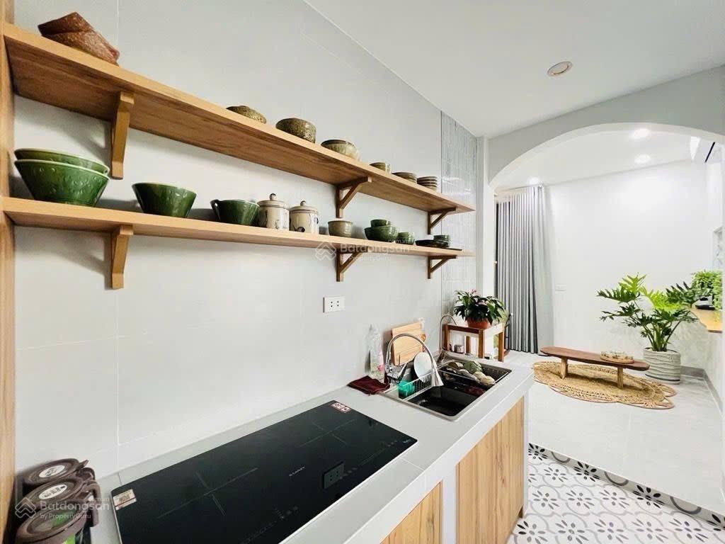 5,2 tỷ  gần chợ hàng da, vài bước ra hồ gươm, dòng tiền homestay đỉnh, lõi phố cổ. di sản nội đô.