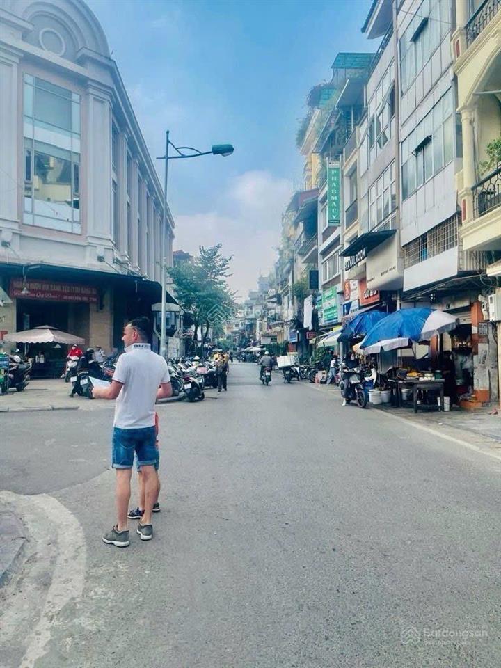 5,2 tỷ  gần chợ hàng da, vài bước ra hồ gươm, dòng tiền homestay đỉnh, lõi phố cổ. di sản nội đô.