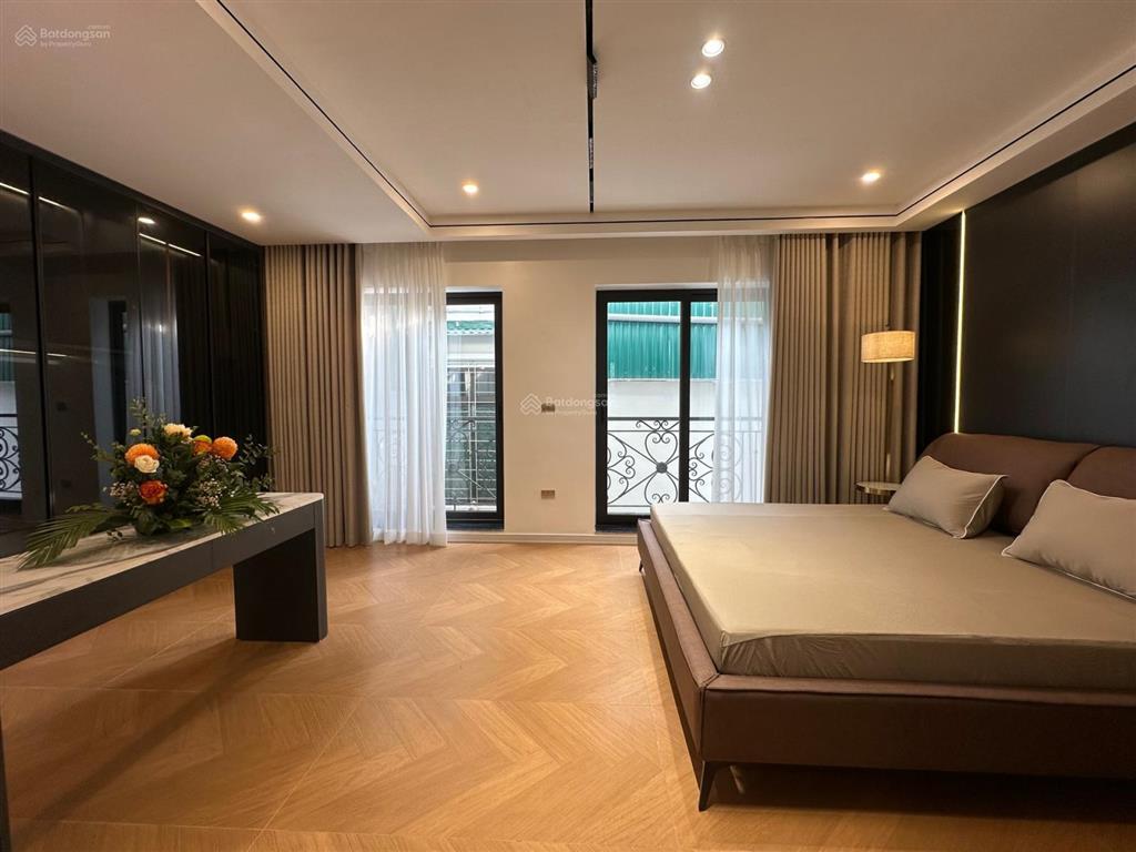 13,2 tỷ  50m2, 6 tầng thang máy, full nội thất, hiện đại  1 nhà ra phố bạch mai