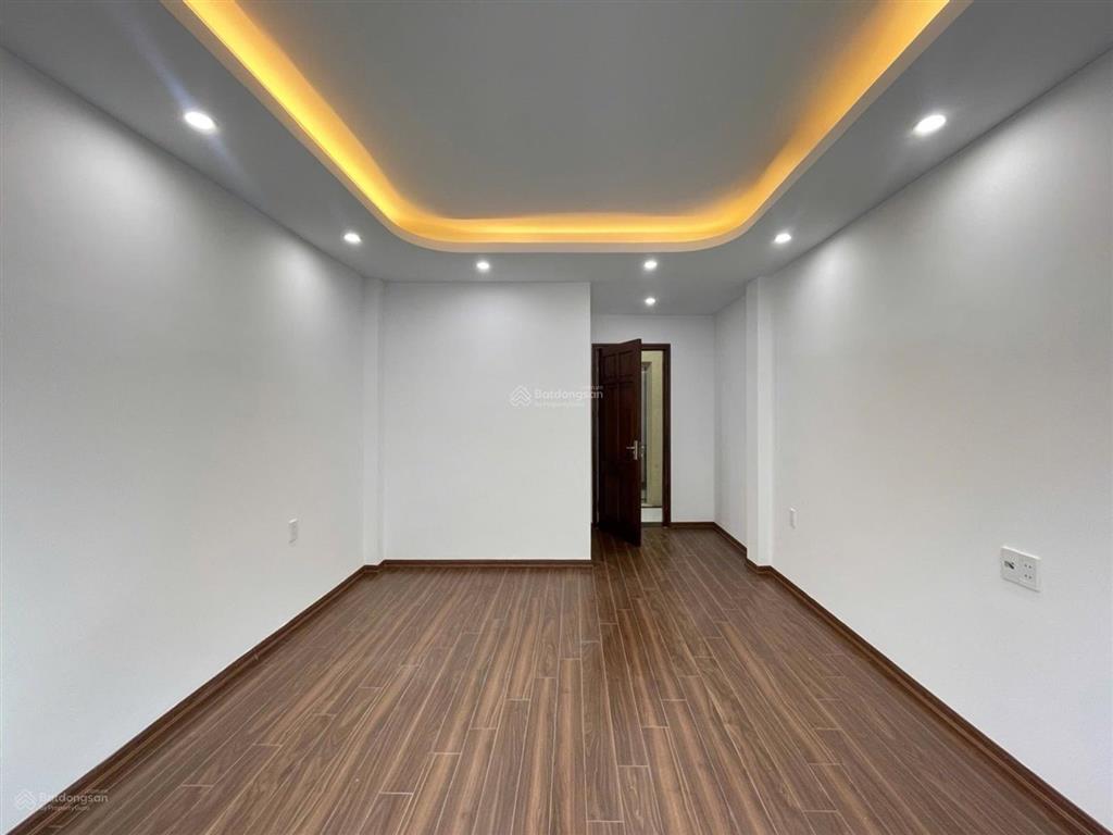 16,6 tỷ  thái hà  ô tô đỗ cửa  6 tầng thang máy nhà mới ở hoặc văn phòng, kinh doanh
