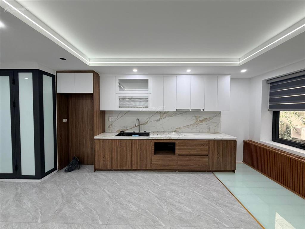16,6 tỷ  thái hà  ô tô đỗ cửa  6 tầng thang máy nhà mới ở hoặc văn phòng, kinh doanh