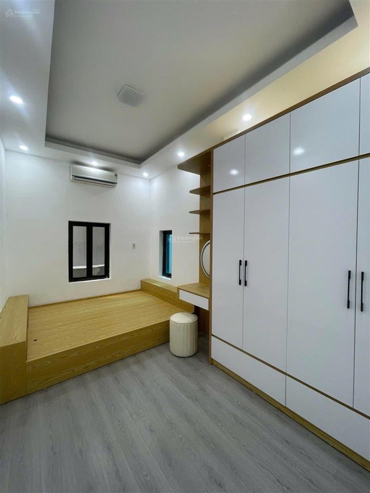 6,6 tỷ  trung tâm phố cổ hàng bồ  homestay dòng tiền 30m, nhà 3 tầng.