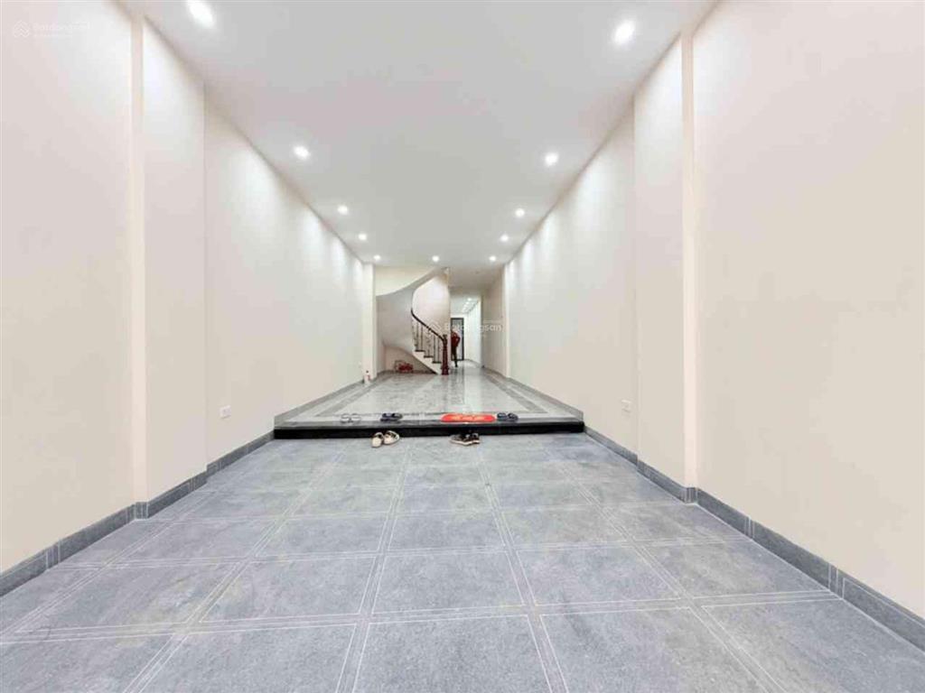 24,2 tỷ  hiếm khu văn miếu  84m  6 tầng thang máy  gara ô tô. ở hoặc kinh doanh văn phòng