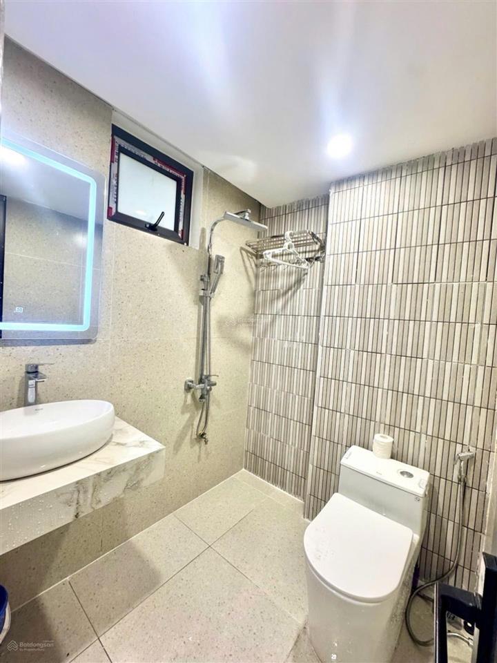 10,6 tỷ|lê thanh nghị| 6 tầng| 5 căn hộ dòng tiền| lô góc| full nội thất | gần bách kinh xây