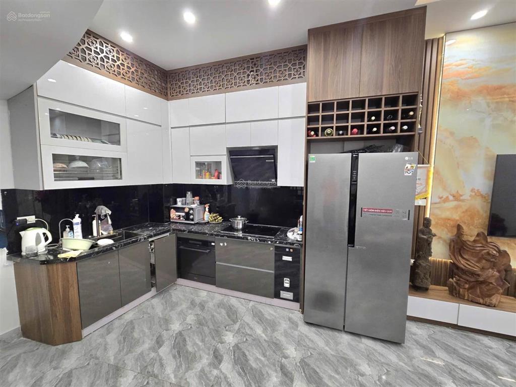 9,6 tỷ | 36m | 5 tầng | full nội thất hiện đại | ô tô cách 5m, vị trí gần bạch mai, hồng mai