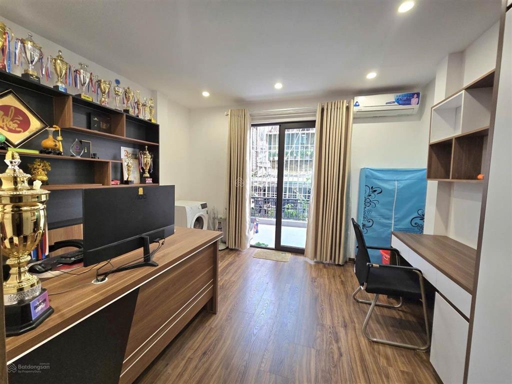 9,6 tỷ | 36m | 5 tầng | full nội thất hiện đại | ô tô cách 5m, vị trí gần bạch mai, hồng mai