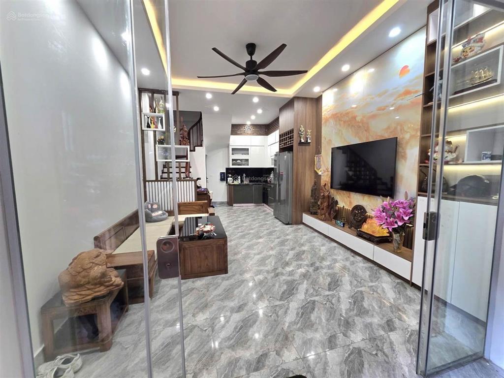 9,6 tỷ | 36m | 5 tầng | full nội thất hiện đại | ô tô cách 5m, vị trí gần bạch mai, hồng mai