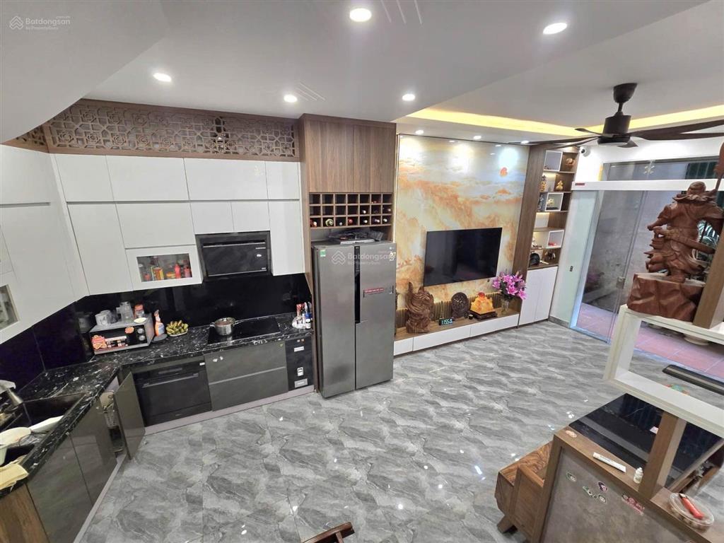 9,6 tỷ | 36m | 5 tầng | full nội thất hiện đại | ô tô cách 5m, vị trí gần bạch mai, hồng mai