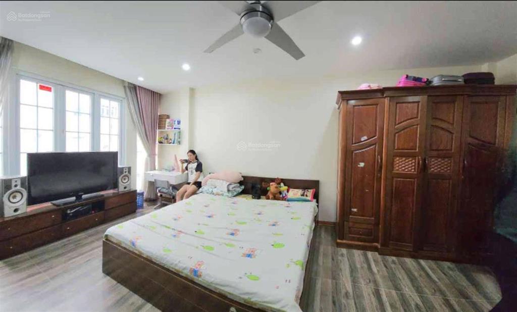 17,2 tỷ  hàn thuyên  nhà đẹp 5 tầng  kinh doanh, cách phố 10m, trung tâm gần hồ gươm