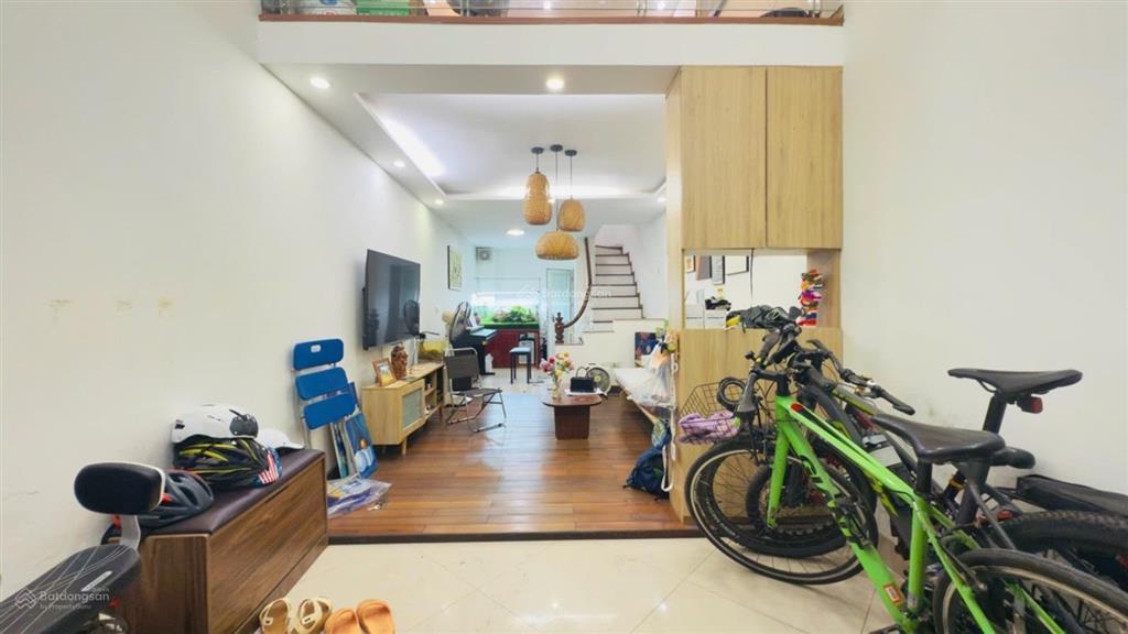 Nhỉnh 9 tỷ  hào nam  34m  5 tầng  kinh doanh nhỏ** ngõ thông, gần phố