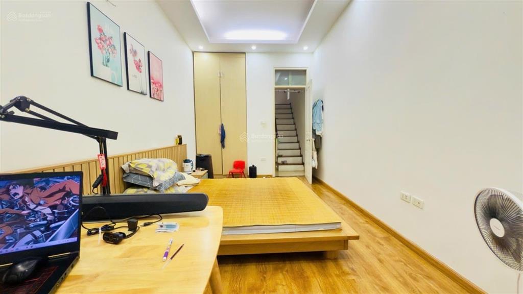 Nhỉnh 9 tỷ  hào nam  34m  5 tầng  kinh doanh nhỏ** ngõ thông, gần phố
