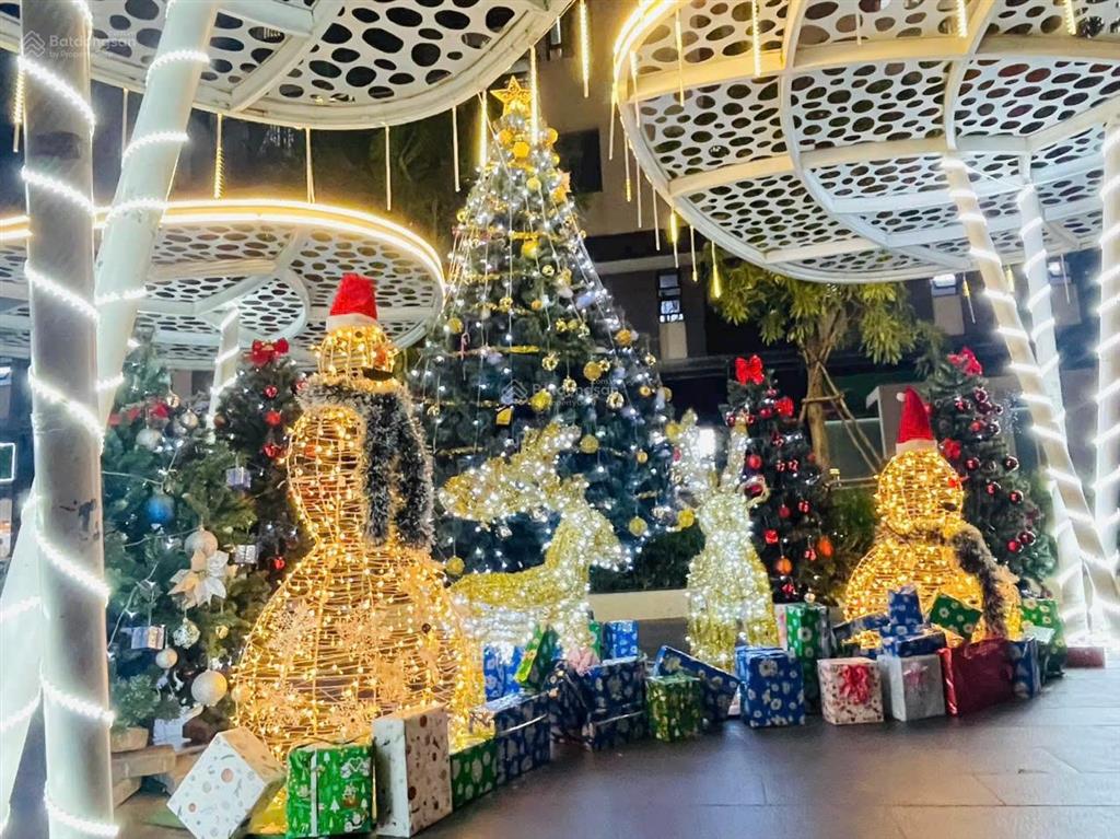 Khách hàng gửi bán căn him lam phú an đã lấy sổ tầng thấp view nội khu công viên nước.