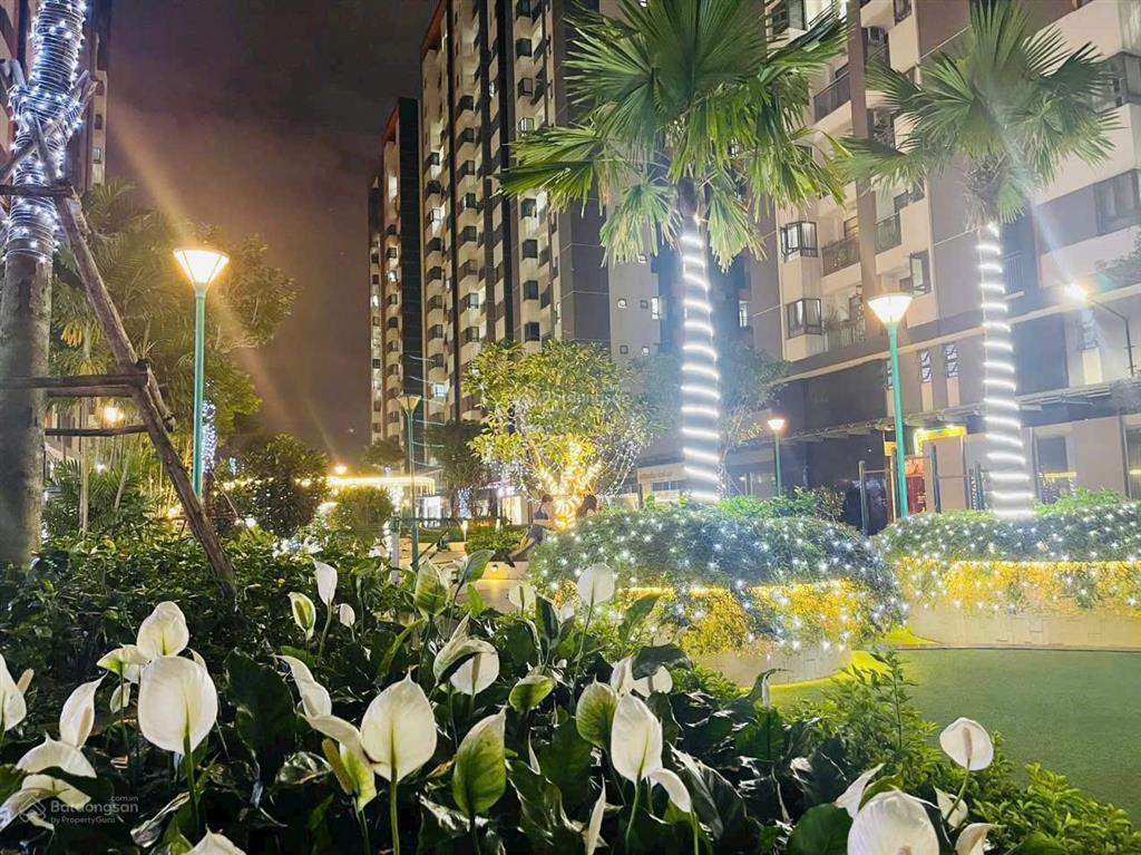 Khách hàng gửi bán căn him lam phú an đã lấy sổ tầng thấp view nội khu công viên nước.