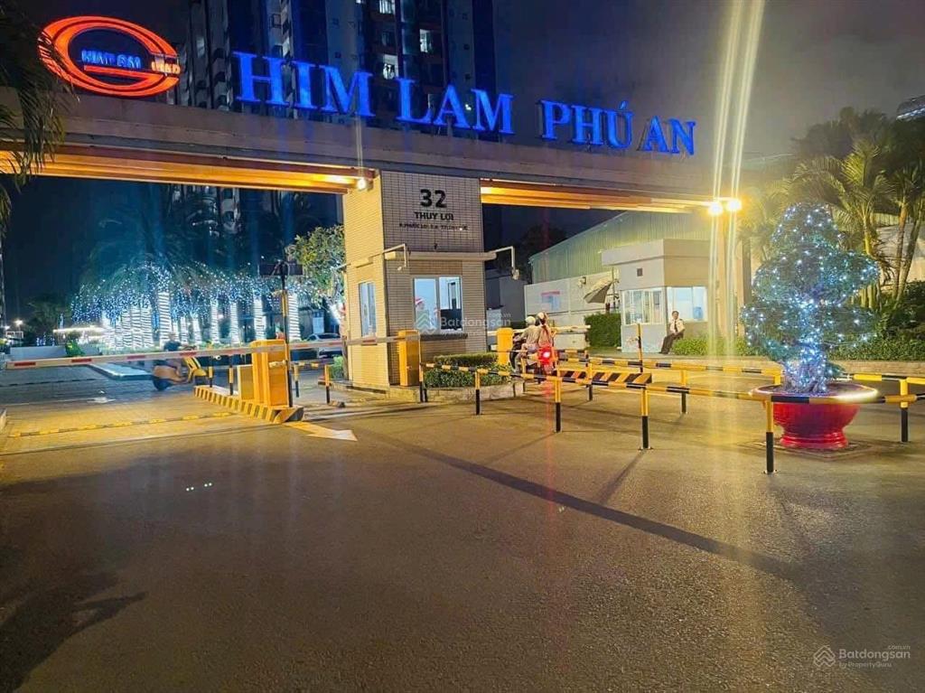 Khách hàng gửi bán căn him lam phú an đã lấy sổ tầng thấp view nội khu công viên nước.