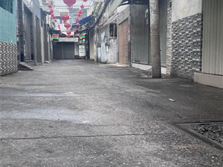 Bán nhà quận 4, p 16, tôn t thuyết, hêm 5m, 95m2, ngang to 5.5mét sát nhà thờ xóm chiếu, 10 tỷ hơn