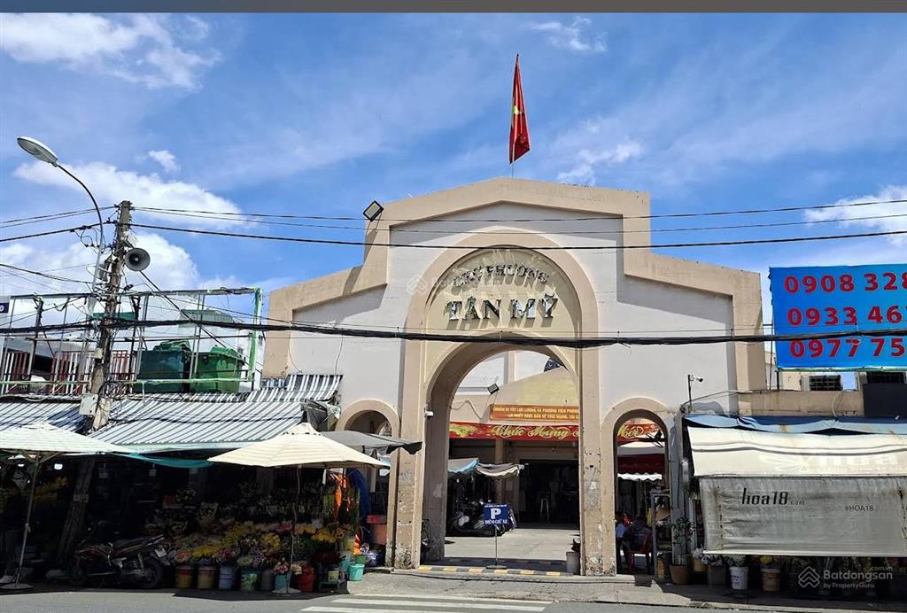 Bán nhà mặt tiền đường số 10m  2 tầng  ngang 5m dài 15m  ngay chợ tân mỹ quận 7  chỉ 9.7 tỷ tl