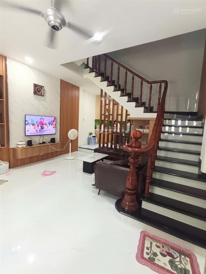 Bán nhà mặt tiền đường số 10m  2 tầng  ngang 5m dài 15m  ngay chợ tân mỹ quận 7  chỉ 9.7 tỷ tl