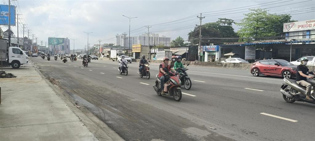  trực tiếp chính chủ gửi  mt quốc lộ 13  pháp lý rõ ràng. vị trí thuận tiện