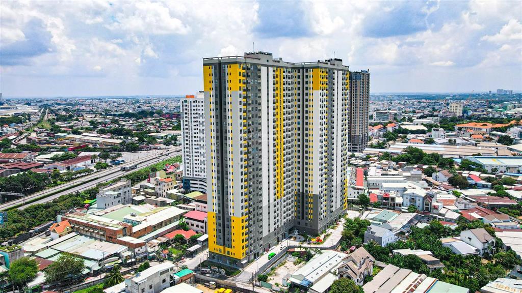 Hot !!! căn duy nhất bcons polygon 2pn2wc 60m² chỉ 2,55 tỷ bao ra sổ, hướng nam nhìn về landmark