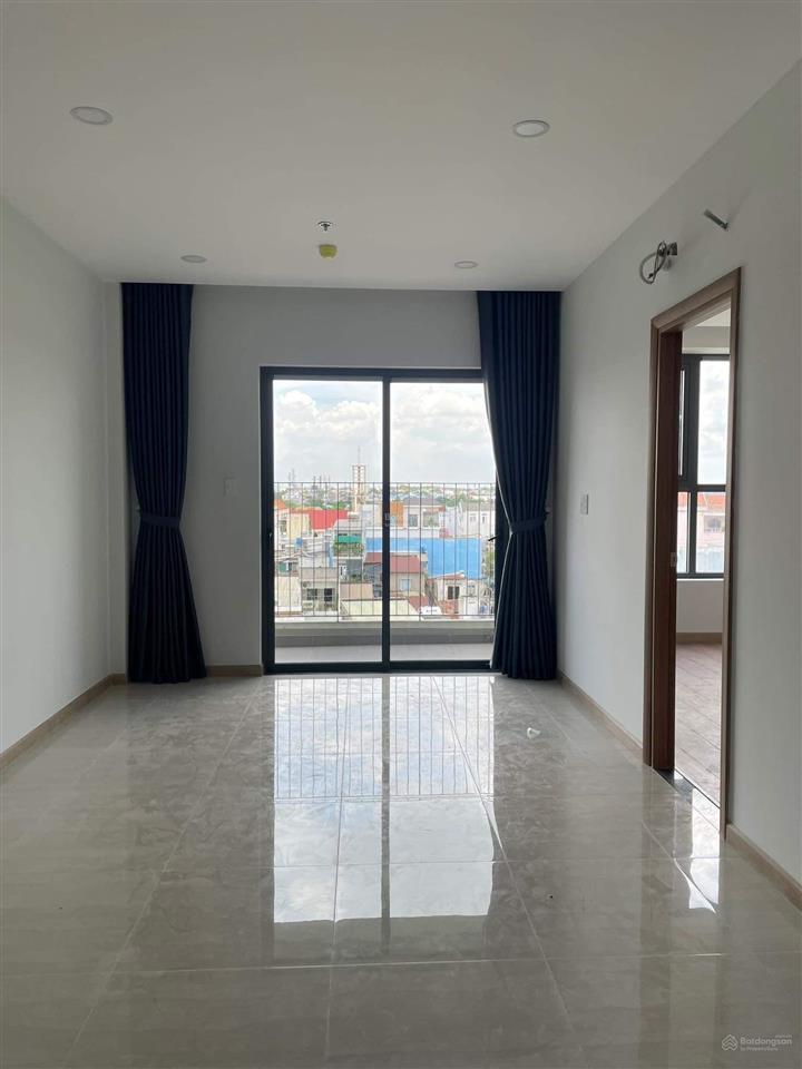 Ngộp lãi ngân hàng căn bcons green view 2pn 52m2 giá chỉ 2,05 tỷ, sổ sẵn , cách làng đại học chỉ 7p