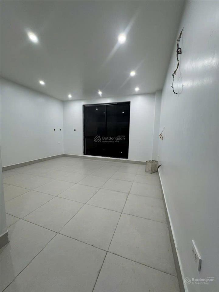 Giá thuê cực sốc chỉ 10 triệu/tháng (mức giá tốt nhất khu vực hiện tại).