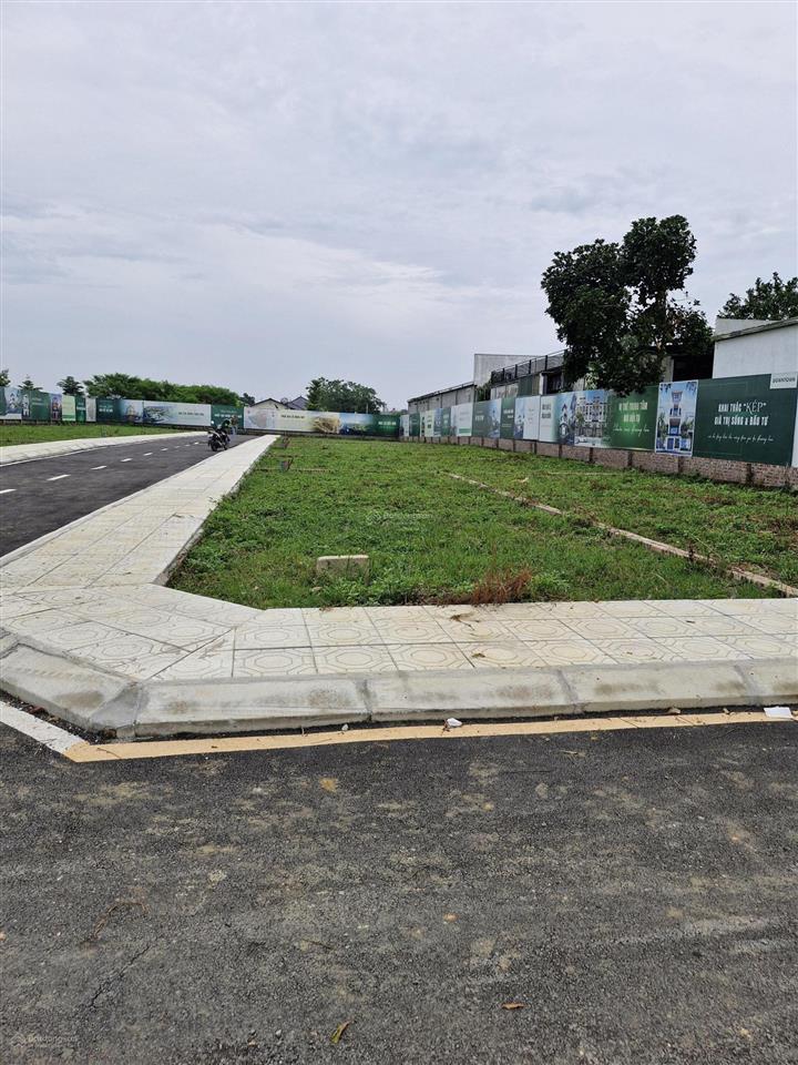 E còn 1 lô góc hiếm có tại phú cát  hoà lạc dt 100m2 (full thổ cư). giá chưa đến 3 tỷ