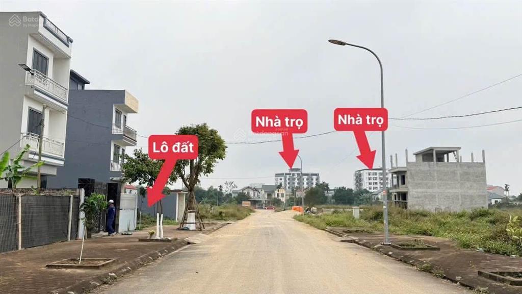Chủ bán lỗ lô đất hạ bằng  dt 100m2 full thổ cư sát metro 05, gần đh fpt xung quanh toàn là ccmn
