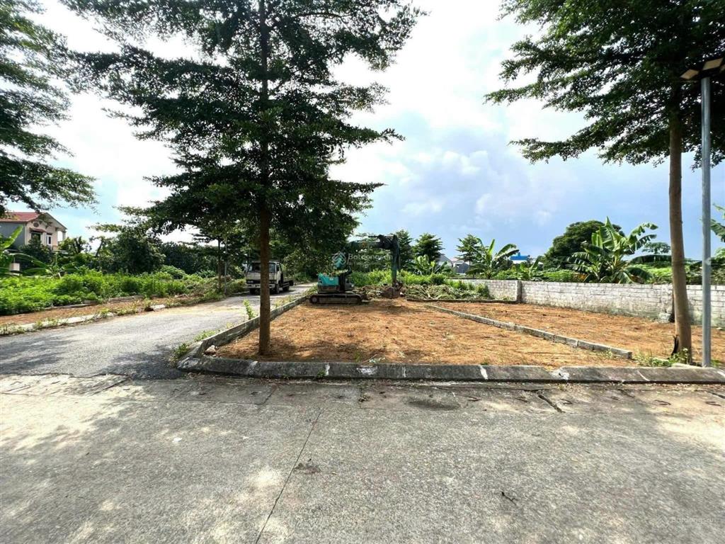 Sót lại lô 100m2 trục chính phú cát lô góc 2 mặt tiền full thổ cư giá chưa đến 3 tỷ