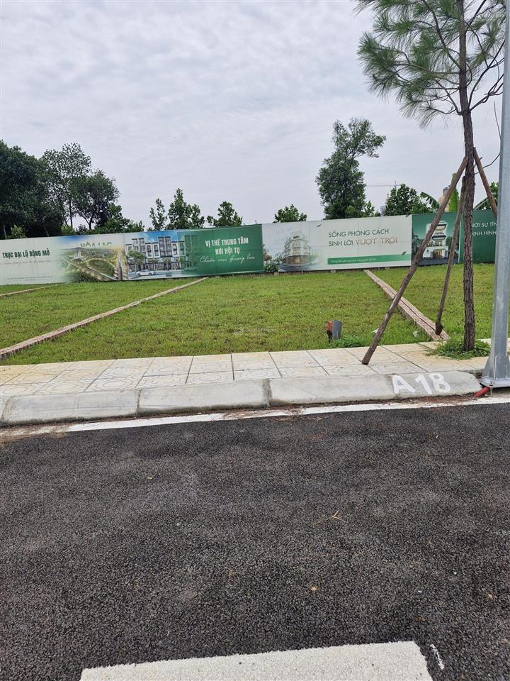 Cần sang gấp lô đất 100m2 full thổ cư, phú cát, hòa lạc, tăng giá mạnh, cho thuê tốt.