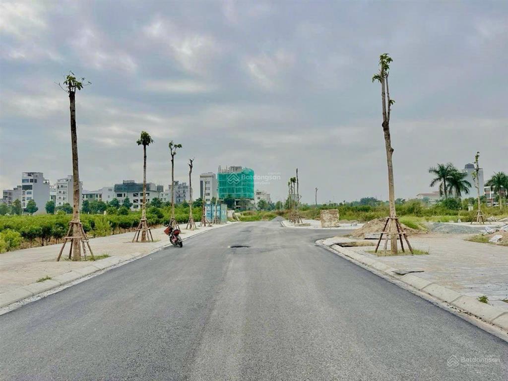 Bán 1 cặp khu x7  vườn đào  xã đông anh