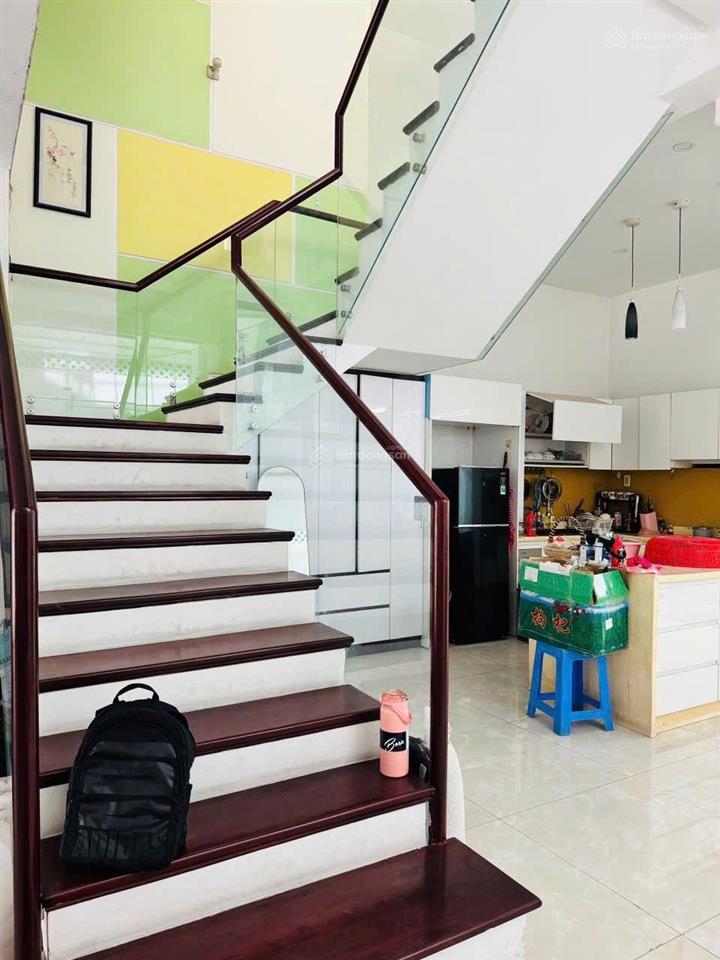 Giá tốt chỉ 13tỷ, tọa lạc ngay trung tâm phong phú 5, đầy đủ tiện íchích xung quanh.
