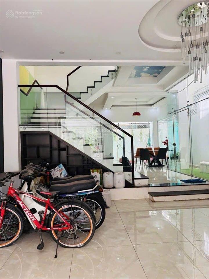 Biệt thự khu dân cư phong phú 5 giá rất hợp lý