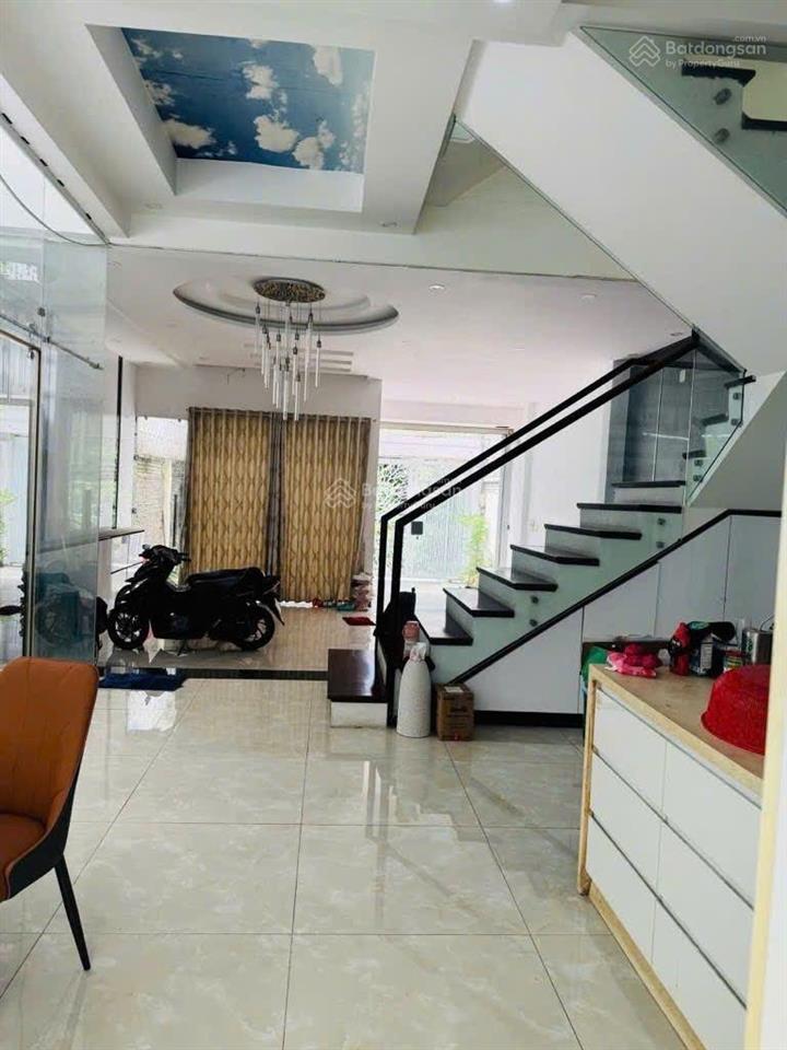 Biệt thự khu dân cư phong phú 5 giá rất hợp lý