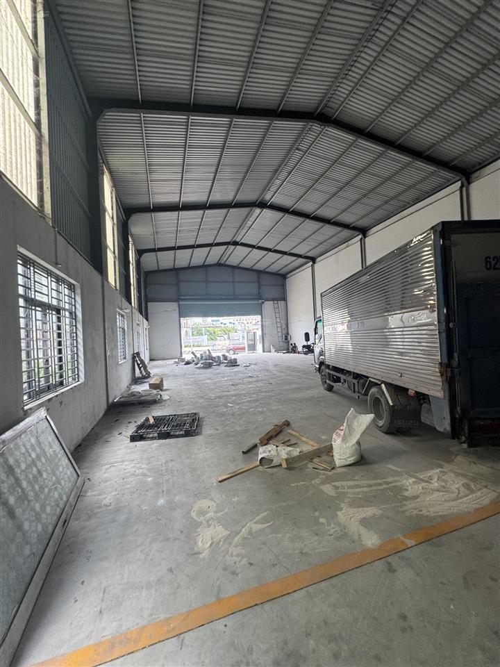 Cho thuê kho xưởng 2000 m2 (95 triệu / tháng) (đường tỉnh lộ 10  đức hòa  long an)