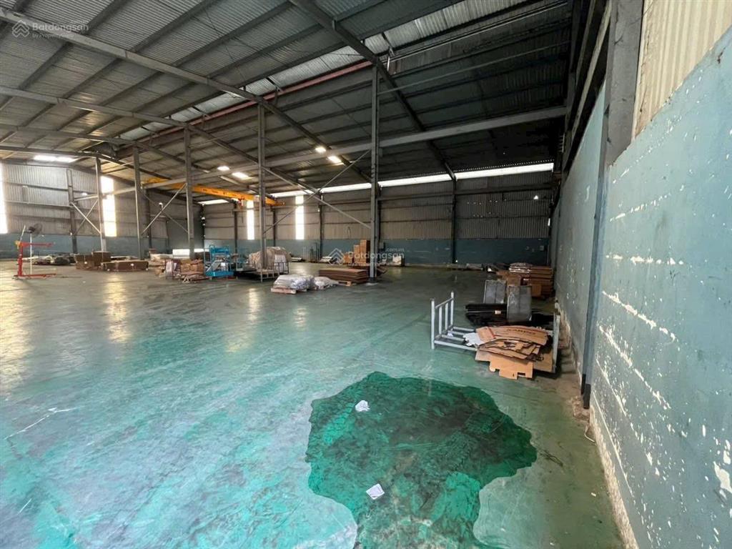 Cho thuê kho xưởng 1500 m2 (50 triệu/ tháng) đức hòa đông  long an
