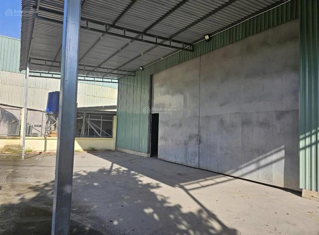 Cho thuê xưởng mới xây (1000 m2 32 triệu/ tháng ) đường vườn thơm ( cầu bà bửu ) đức hoà