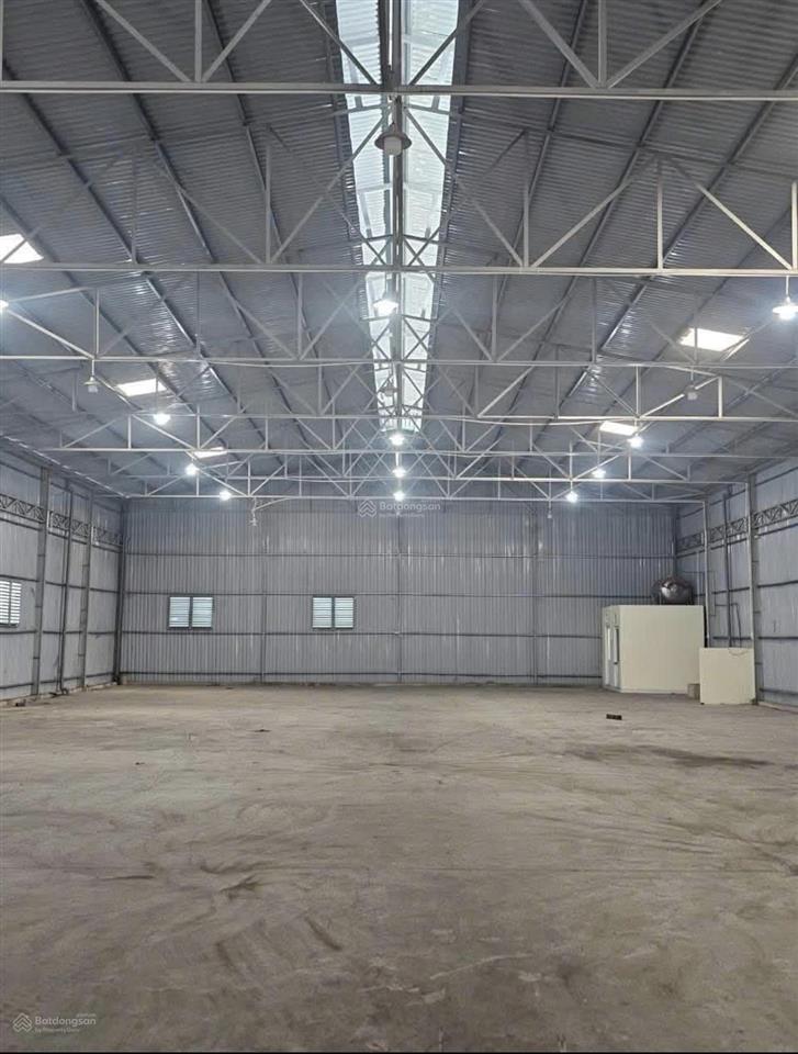 Cho thuê xưởng mới xây (1000 m2 32 triệu/ tháng ) đường vườn thơm ( cầu bà bửu ) đức hoà