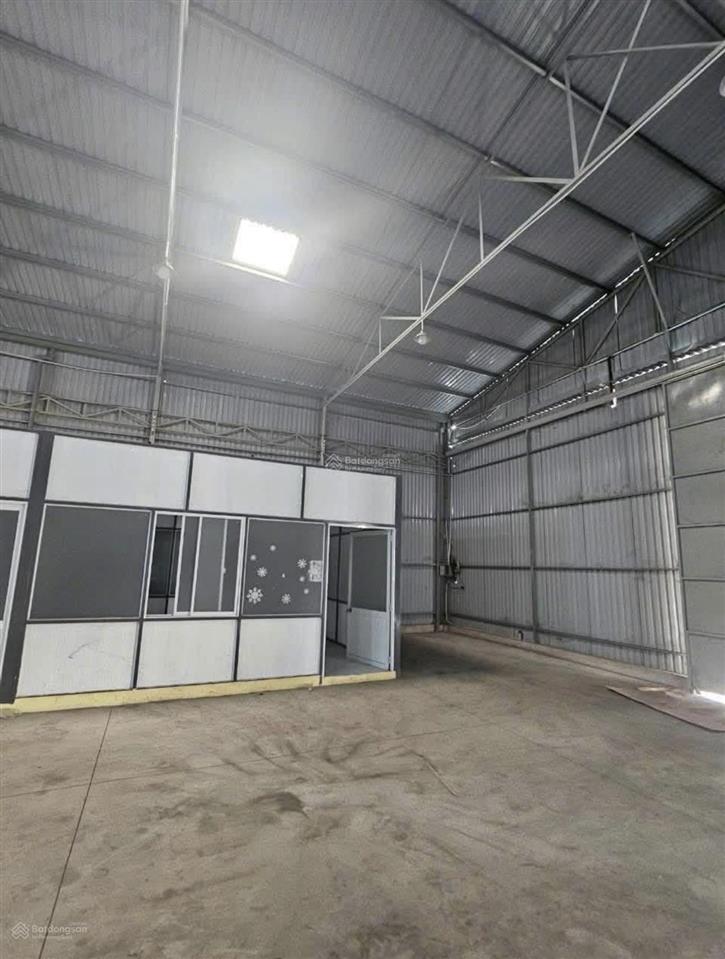 Cho thuê xưởng mới xây (1000 m2 32 triệu/ tháng ) đường vườn thơm ( cầu bà bửu ) đức hoà